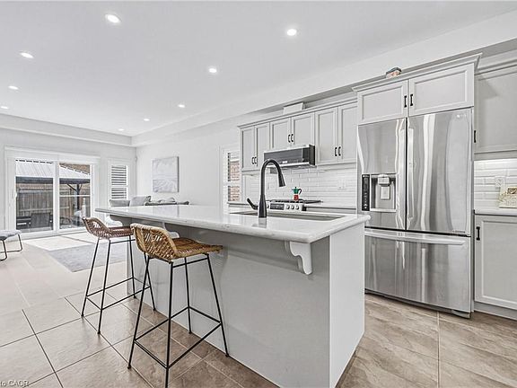 5th image of 15 Kopperfield Ln