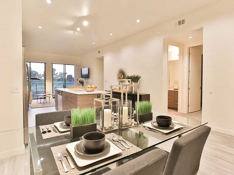 Dusk Scottsdale Apartments — Photo 16