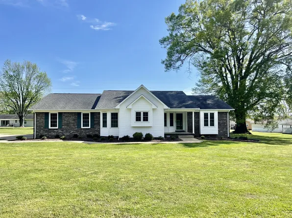 409 Douglas Dr, Lawrenceburg, TN 38464