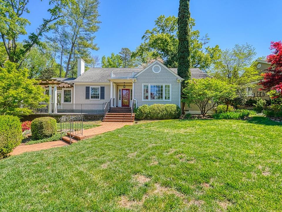 1st image of 640 Crystal Dr