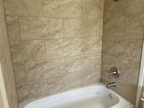3rd image of 42519 Alex Ln
