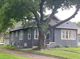 32 Morgan St, Tracy, MN 56175