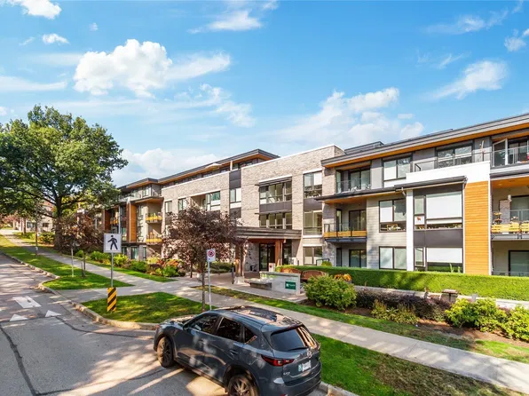 3365 E 4th Ave #206, Vancouver, BC V5M 0E7