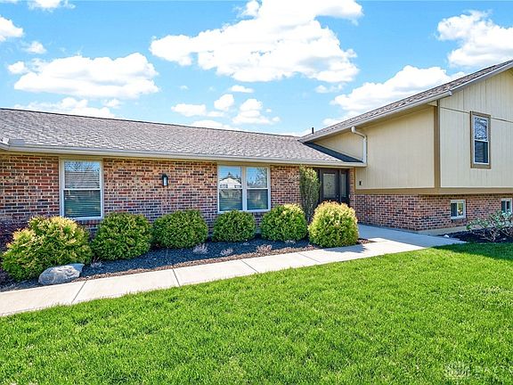 3rd image of 3665 Meadowcourt Dr