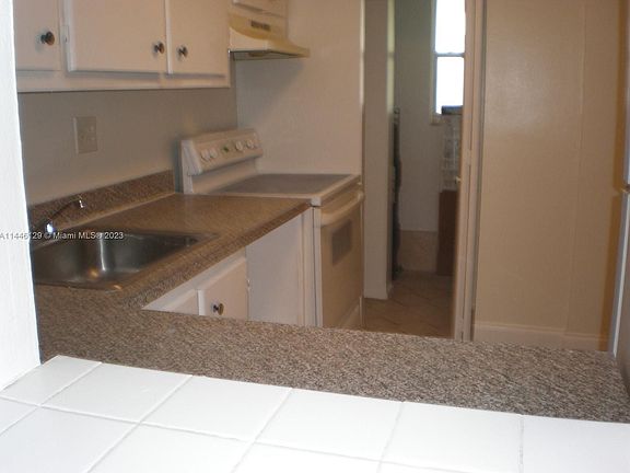 5th image of 7831 Colony Cir N APT 204