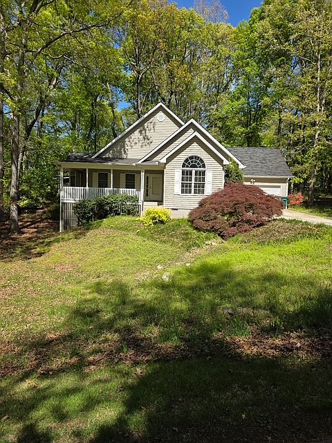 1st image of 905 N Crestview Dr