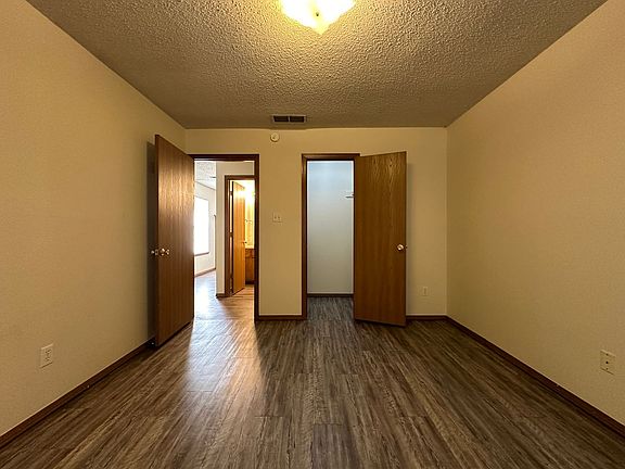 5th image of 1060B Farley Cir