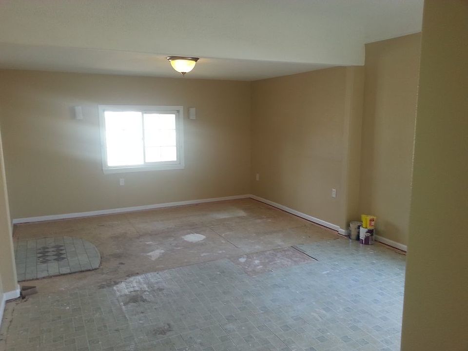 2nd image of 928 Lowell Blvd