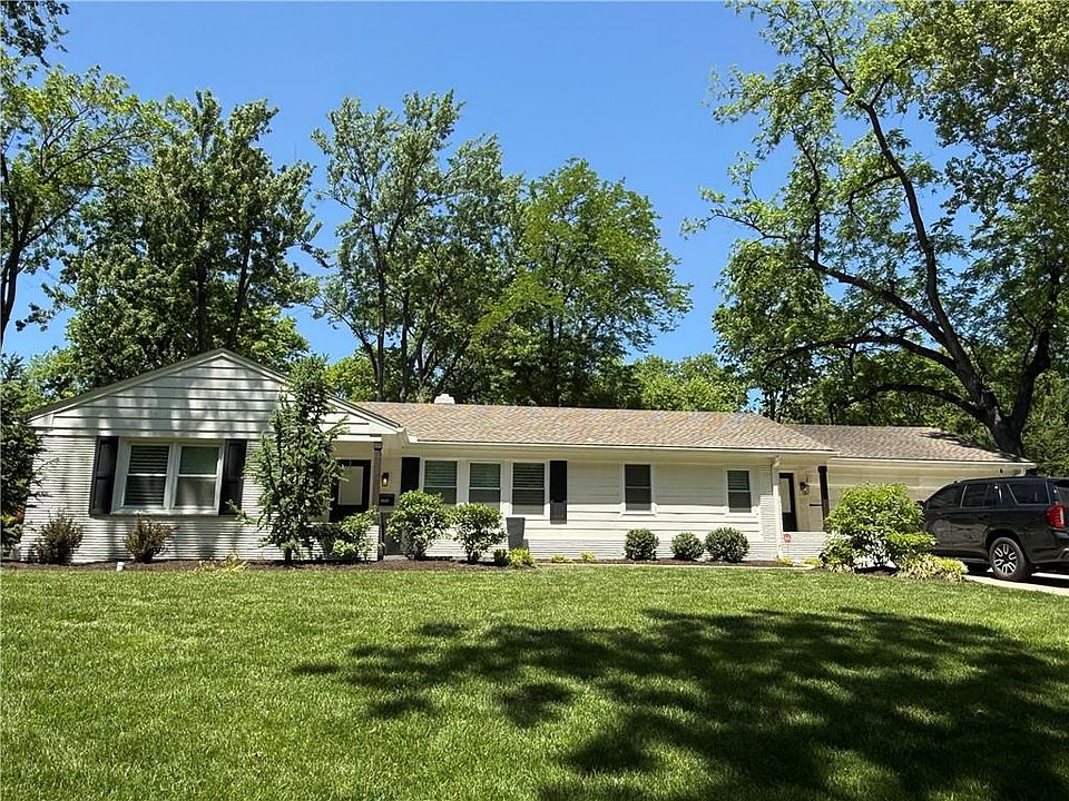 1st image of 3004 W 91st St