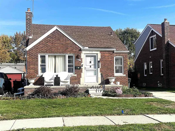 21529 Englehardt St, Saint Clair Shores, MI 48080