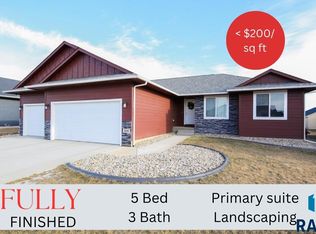 808 N Juniper St, Lennox, SD 57039