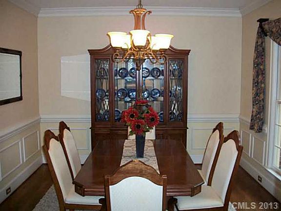 3rd image of 1216 Greylyn Dr