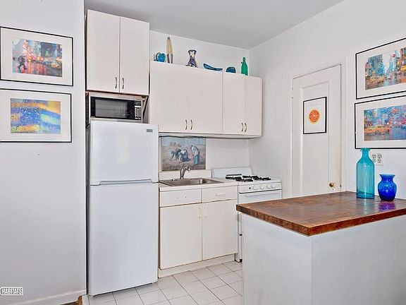 2nd image of 268 W 11th St #3G