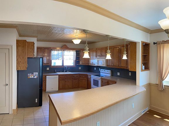 3rd image of 310 9th St
