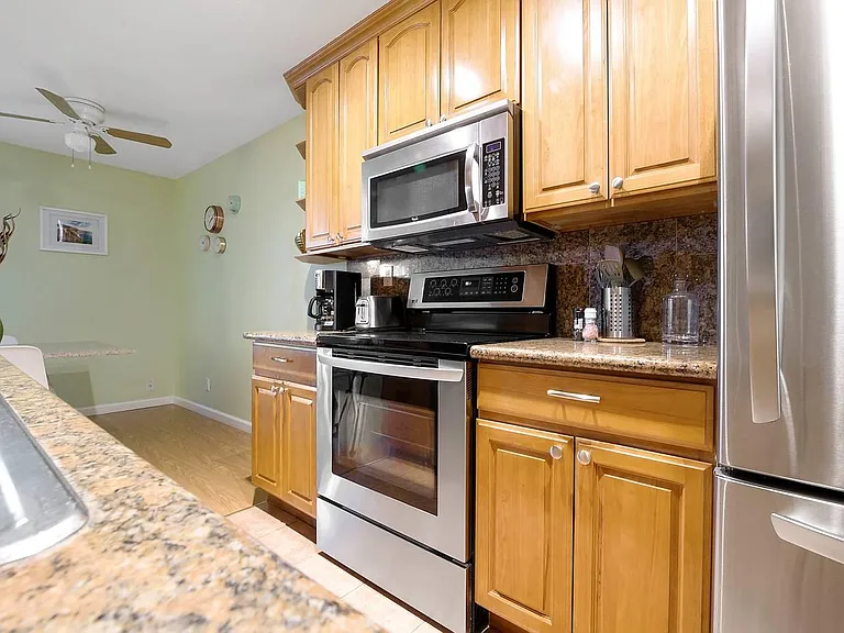 2468 W Bayshore Rd #5 — Photo 10