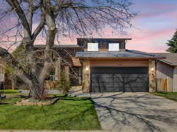 133 S Woodburn Cres, Okotoks, AB T1S 1L3