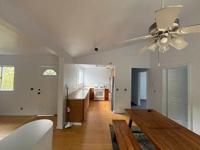 17805 Beach Ave — Photo 9