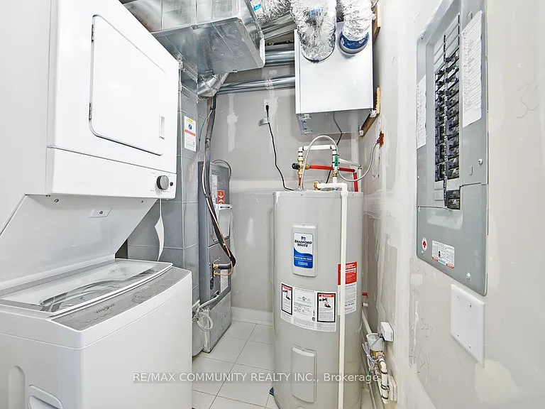 16 Melbourne Ave #105B — Photo 17