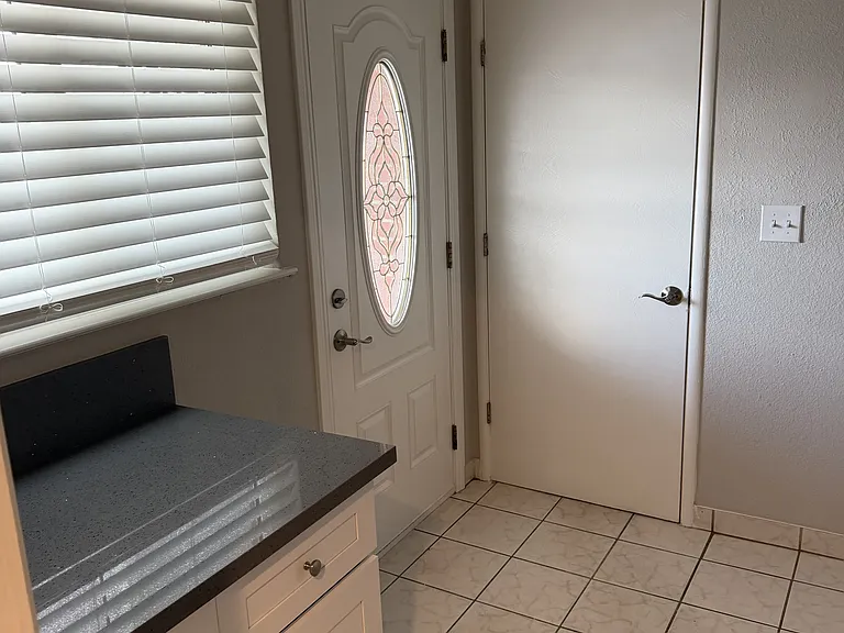 7401 Yosemite Blvd — Photo 23