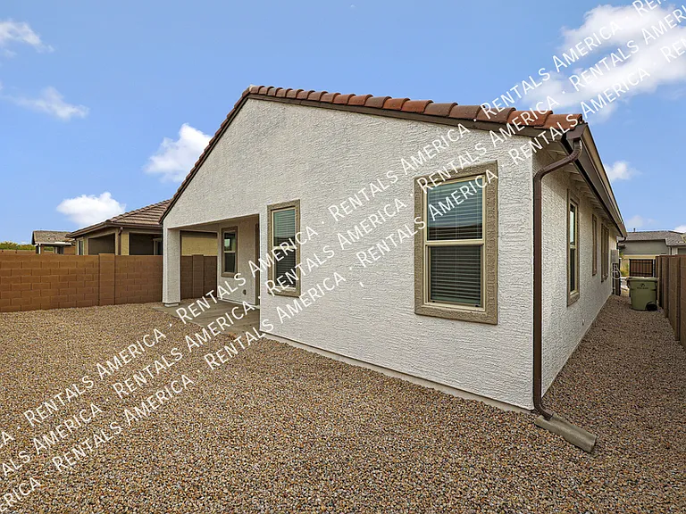 5938 N 90th Dr — Photo 27