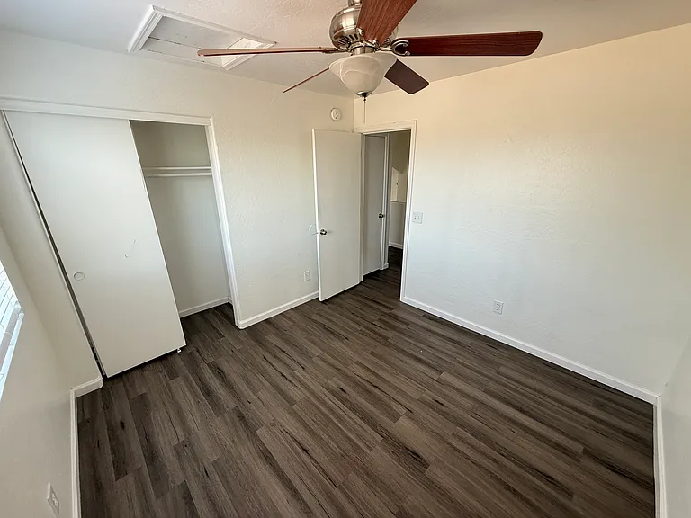 1450 E 12th Pl — Photo 16