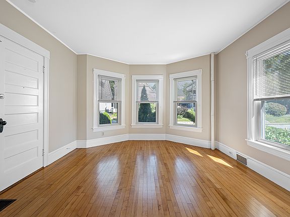 4th image of 3 Ferdinand St APT 1