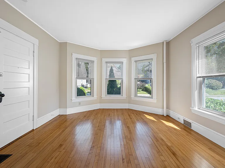 3 Ferdinand St #1 — Photo 4