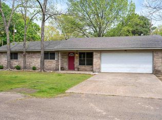 4 Stevens Cir, Hooks, TX 75561