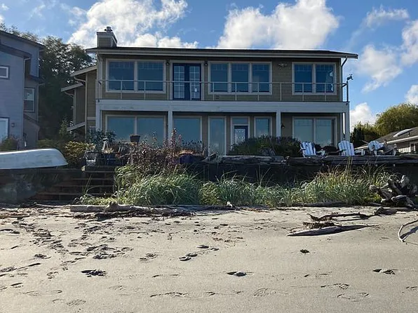 7838 NE Point No Point Rd, Hansville, WA 98340