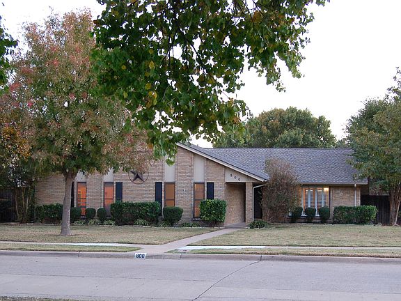 2nd image of 800 Hillsdale Dr