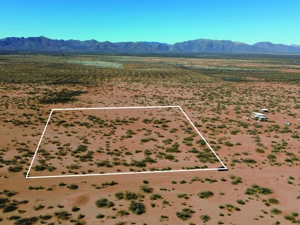 N Hafford Trl #14, Bisbee, AZ 85603