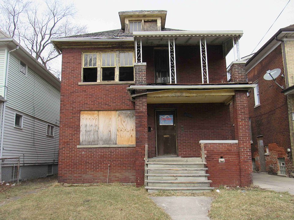 3272 W Euclid
