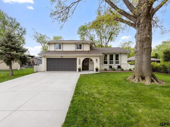 12063 Locust St, Omaha, NE 68164