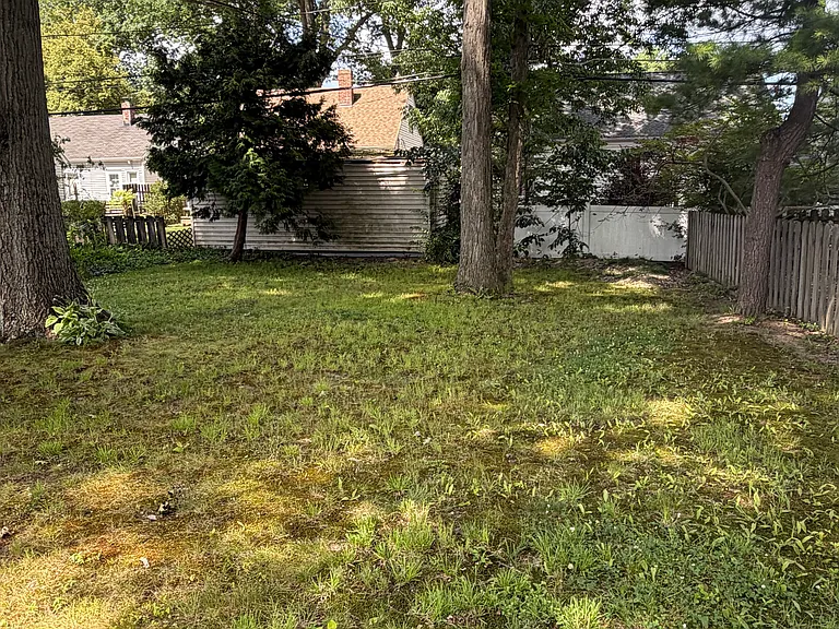 602 Huntmere Dr — Photo 24