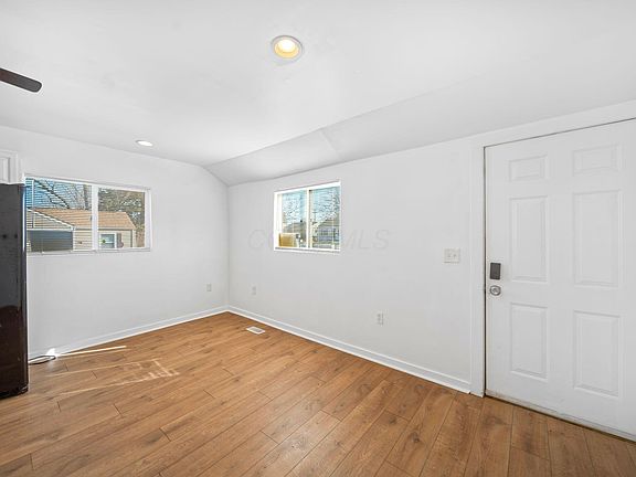 4th image of 964 E Weber Rd