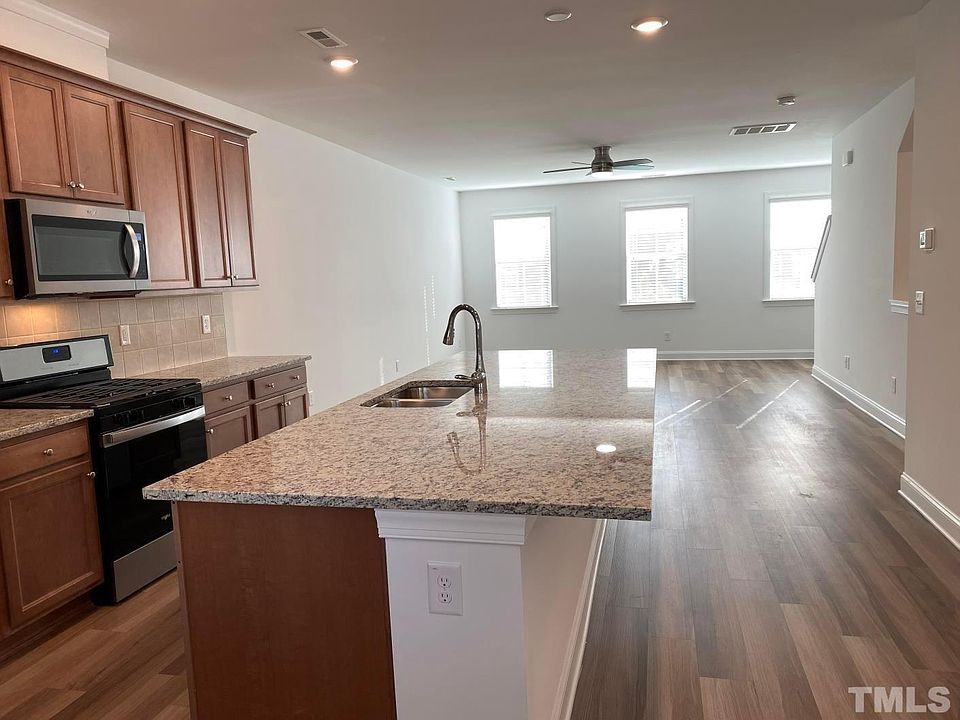 1st image of 336 Clementine Dr