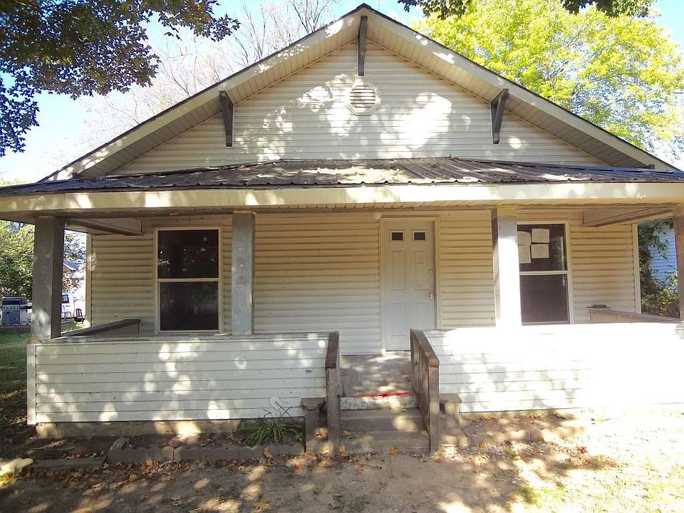 1st image of 208 Crane St