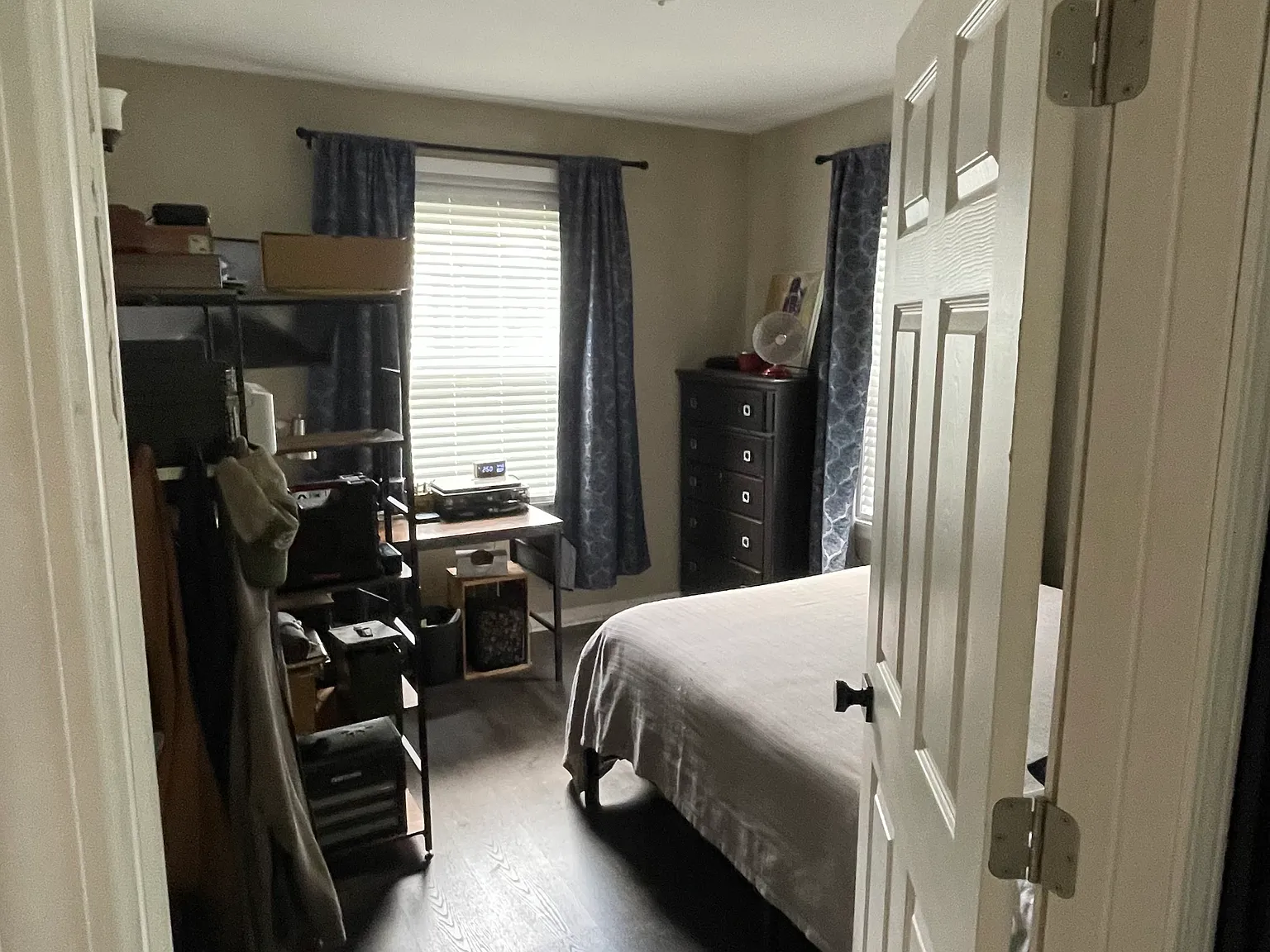 1 bed, 950 sqft, $1,100 — Photo 3
