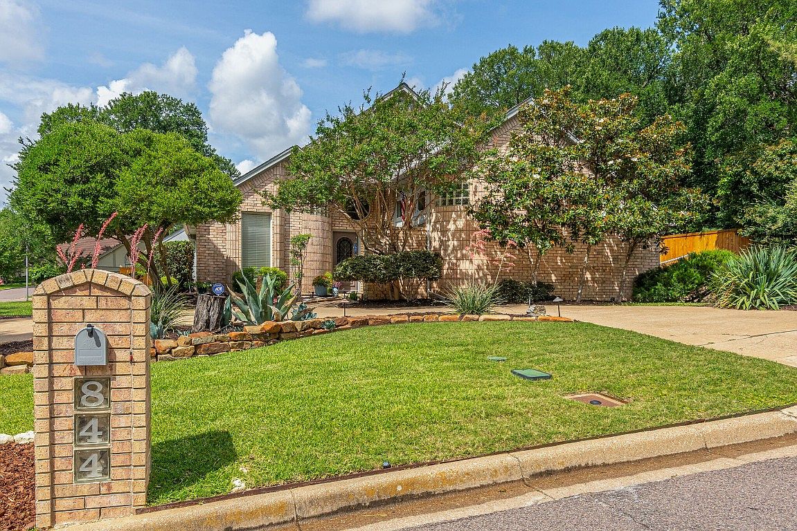 844 Woodridge Dr, Fort Worth, TX 76120 Zillow