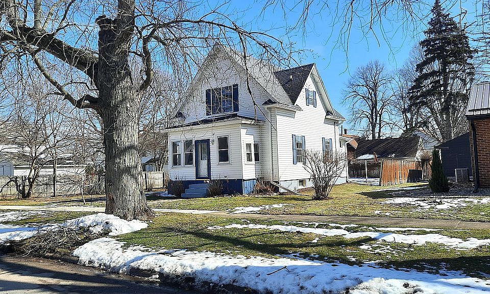 1st image of 405 Niesen St