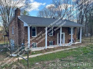 90 Samuel Ln, Rocky Mount, VA 24151
