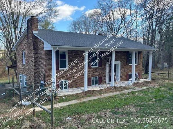 90 Samuel Ln, Rocky Mount, VA 24151