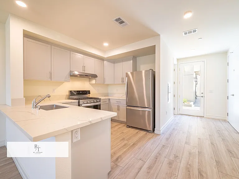 140 N New Ave — Photo 15