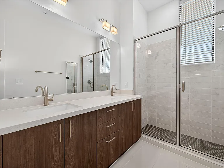 2401 Crawford St #C3D — Photo 27