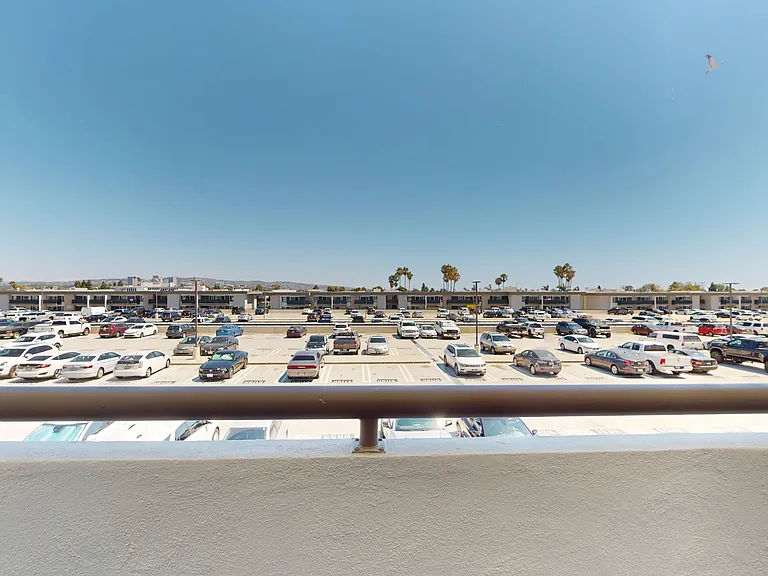 Eight 80 Newport Beach — Photo 127