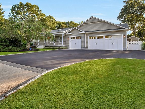 3rd image of 6 Oaktree Dr