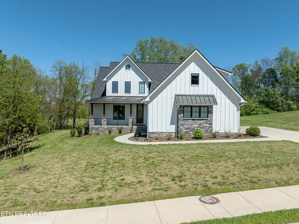 3422 Helmsley Ct, Maryville, TN 37803