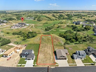 1724 Valley Bluffs Dr SE, Minot, ND, 58701