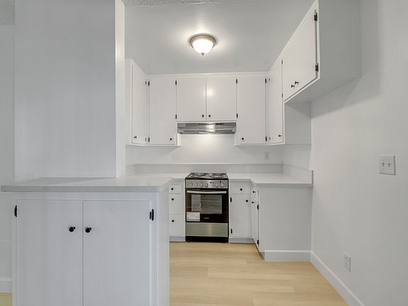 4th image of 5105 Bakman Ave #3