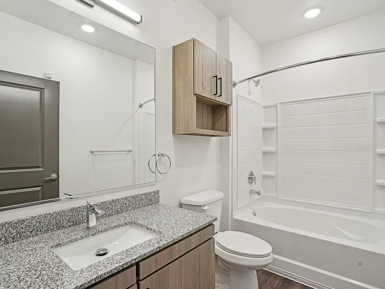 The Pullman Luxury Apartments — Photo 102
